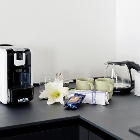 Sg9 City Apartments Бреша Екстериор снимка