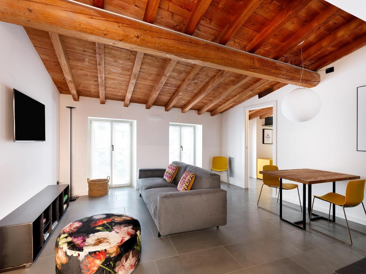 Sg9 City Apartments Бреша Екстериор снимка