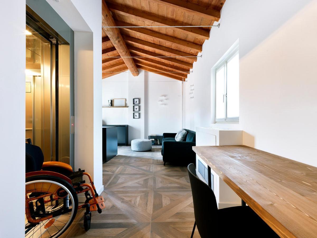 Sg9 City Apartments Бреша Екстериор снимка