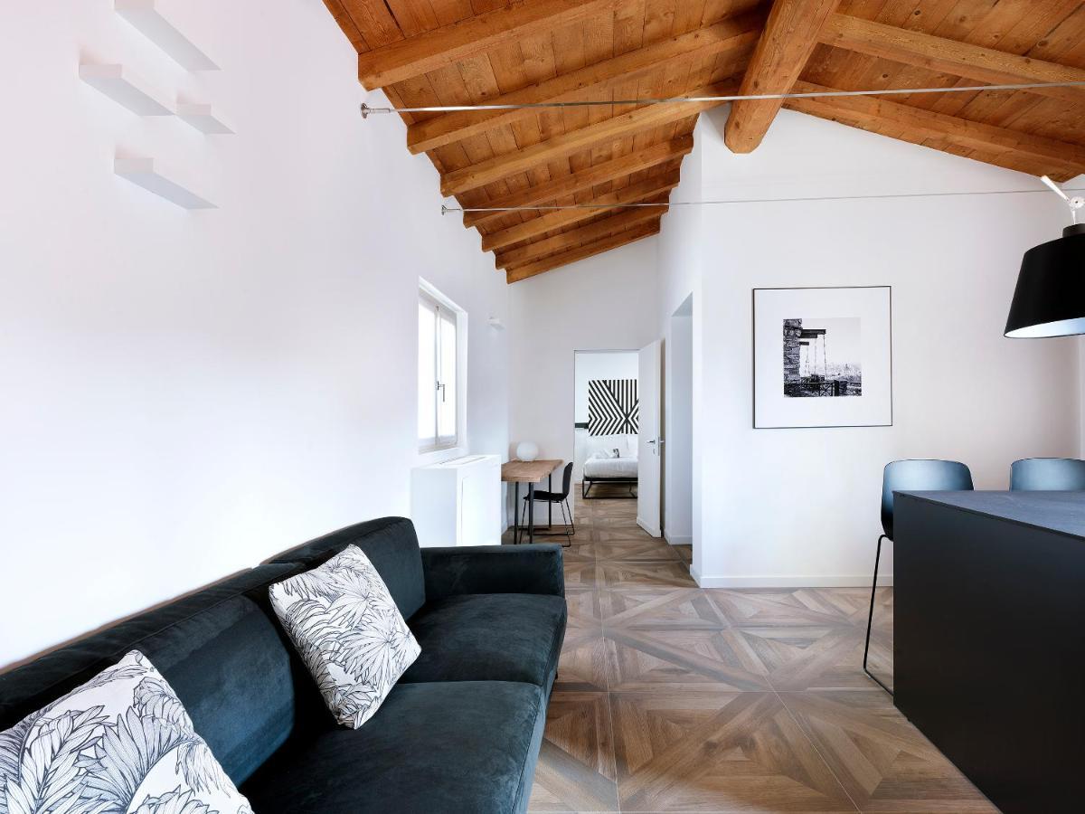 Sg9 City Apartments Бреша Екстериор снимка