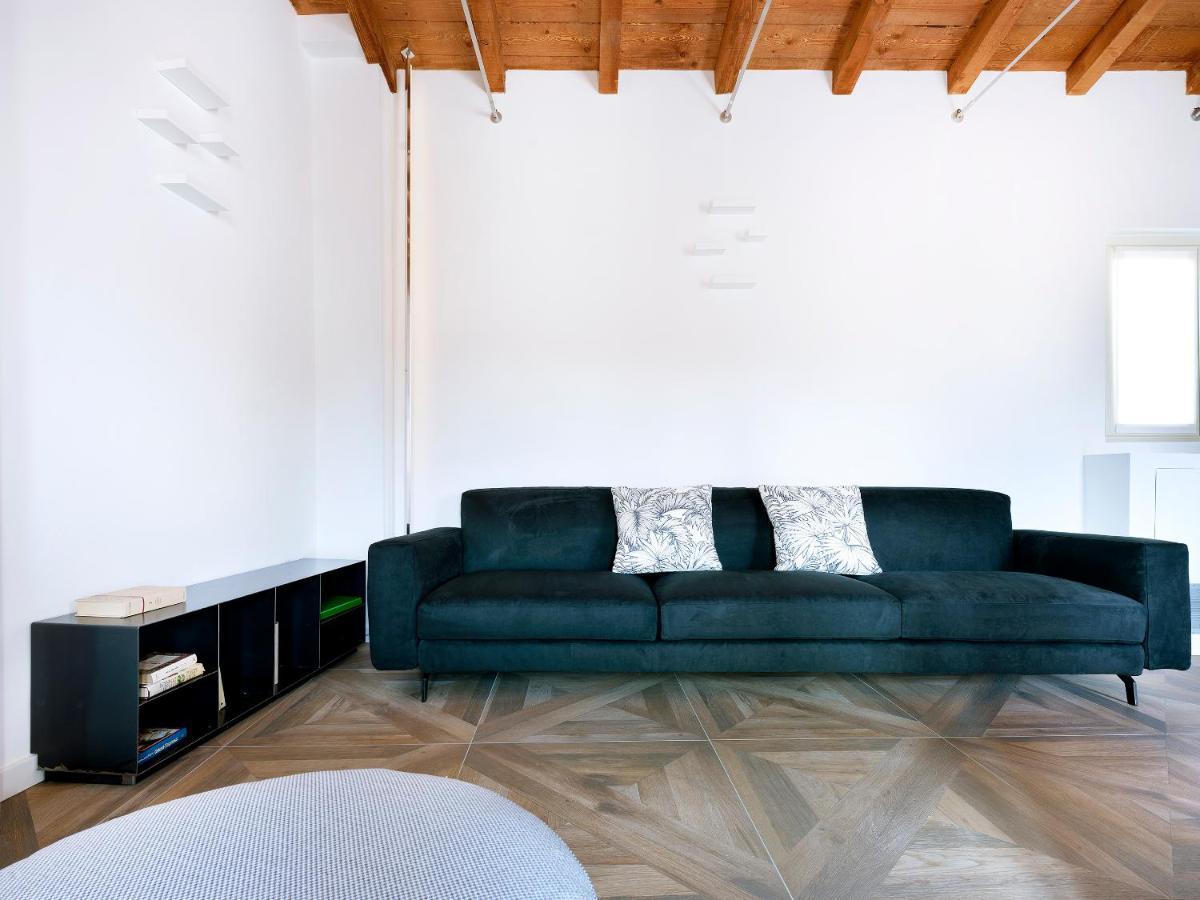 Sg9 City Apartments Бреша Екстериор снимка